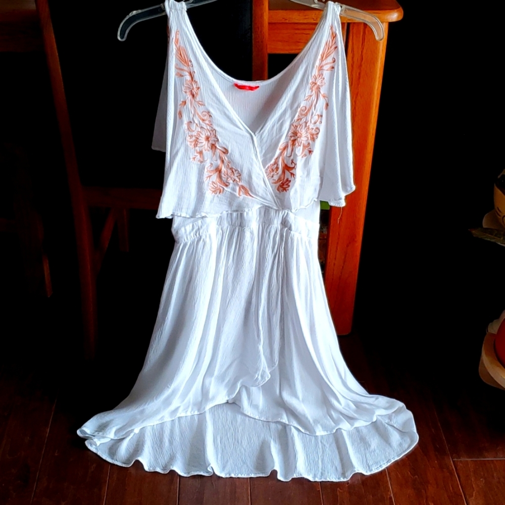 Chelsea & Violet white Small Dress